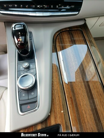 cadillac-escalade-bensin-2021-big-16