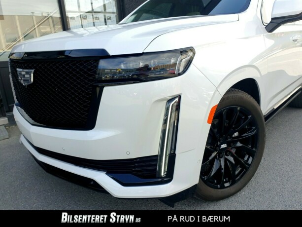 cadillac-escalade-bensin-2021-big-1