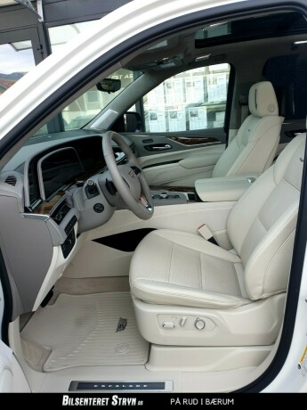 cadillac-escalade-bensin-2021-big-7