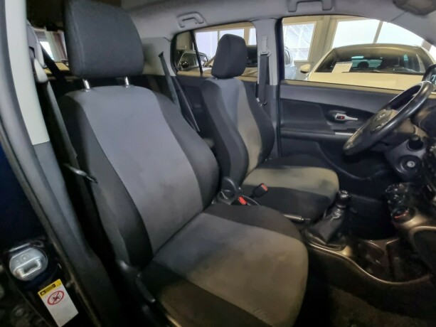 toyota-urban-cruiser-bensin-2011-big-13