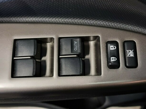 toyota-urban-cruiser-bensin-2011-big-18