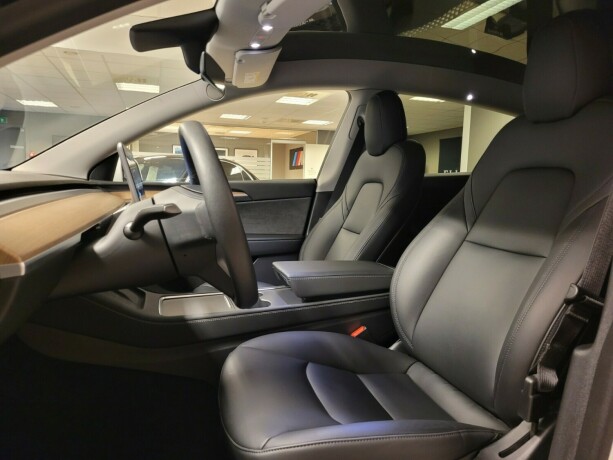 tesla-model-y-elektrisitet-2021-big-21