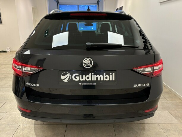 skoda-superb-bensin-2018-big-7