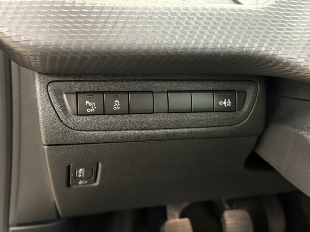 peugeot-208-bensin-2016-big-15