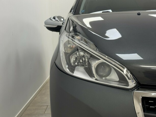 peugeot-208-bensin-2016-big-2