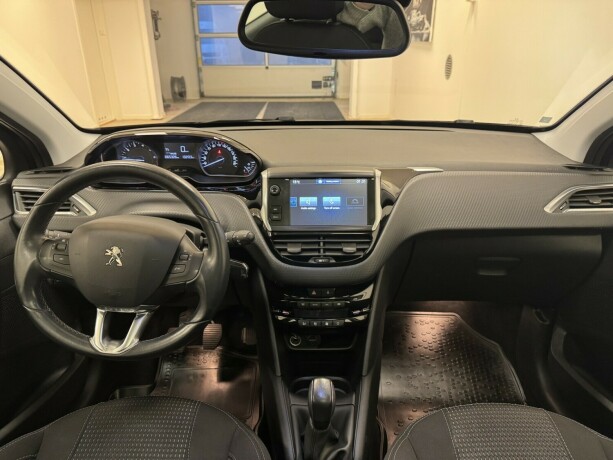 peugeot-208-bensin-2016-big-7