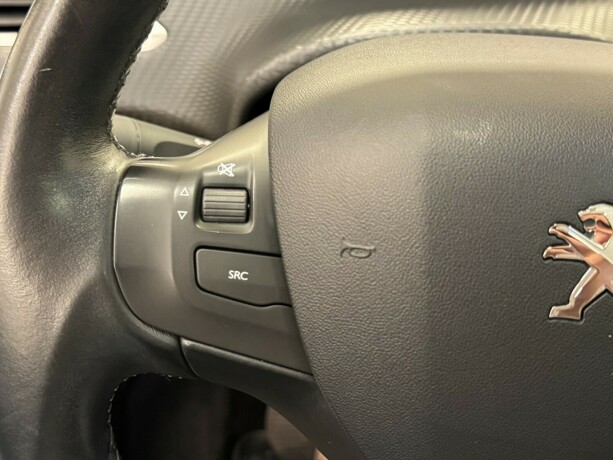 peugeot-208-bensin-2016-big-9