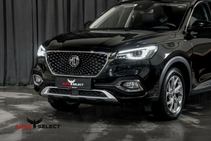 mg-ehs-plug-in-petrol-2021-big-6