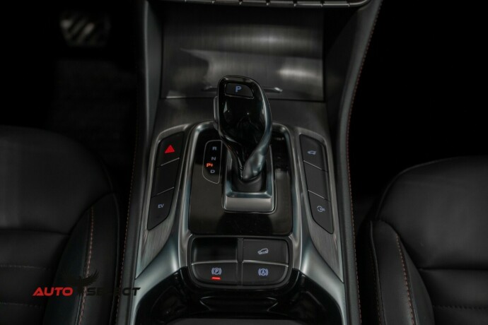 mg-ehs-plug-in-petrol-2021-big-37