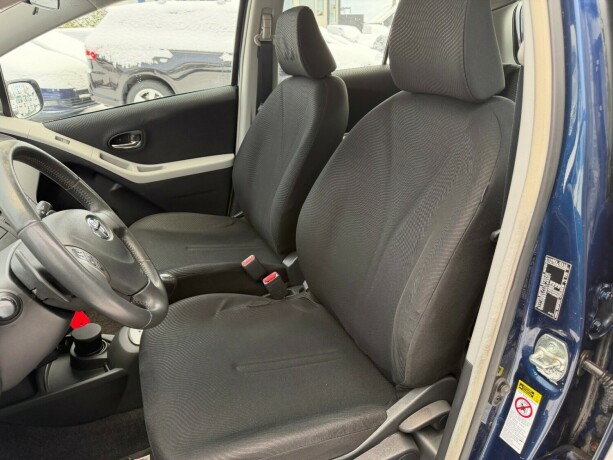 toyota-yaris-bensin-2010-big-8