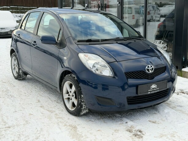 toyota-yaris-bensin-2010-big-2