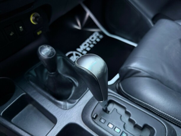 toyota-hilux-diesel-2014-big-25