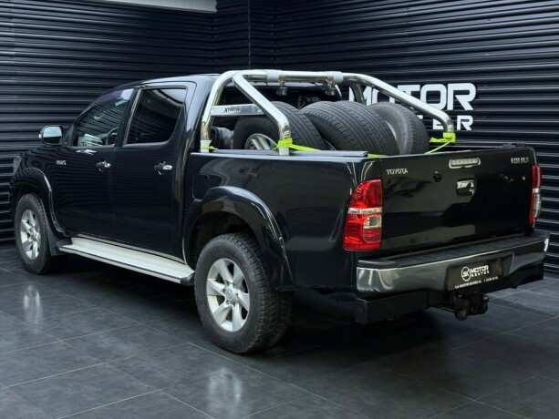 toyota-hilux-diesel-2014-big-1