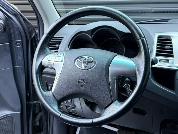 toyota-hilux-diesel-2014-big-15