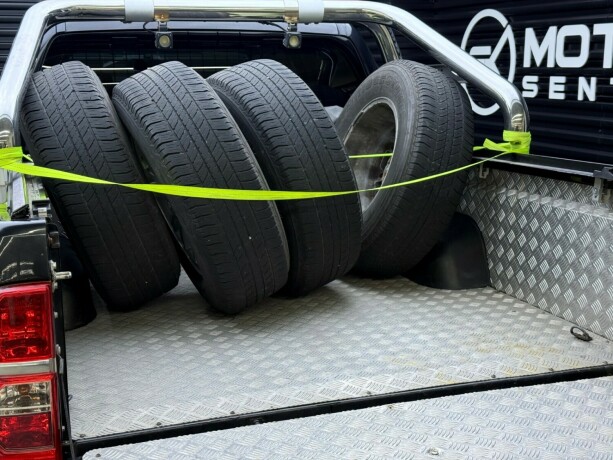 toyota-hilux-diesel-2014-big-7