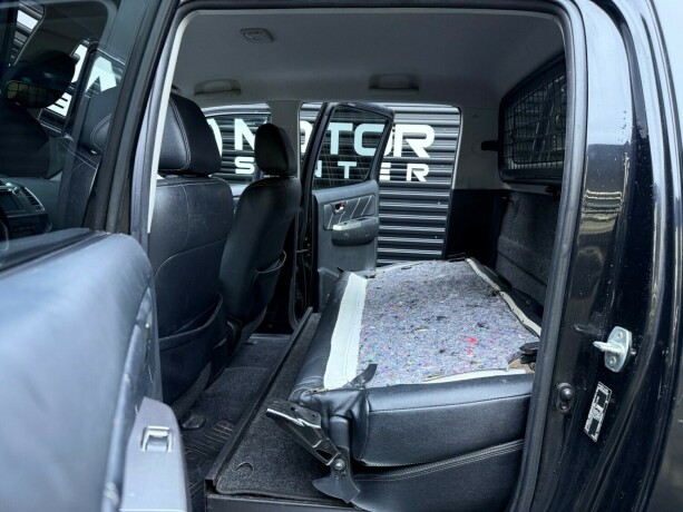 toyota-hilux-diesel-2014-big-30