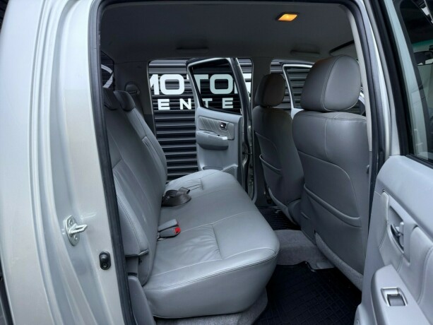 toyota-hilux-diesel-2010-big-30