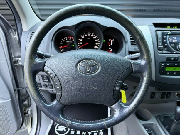 toyota-hilux-diesel-2010-big-16