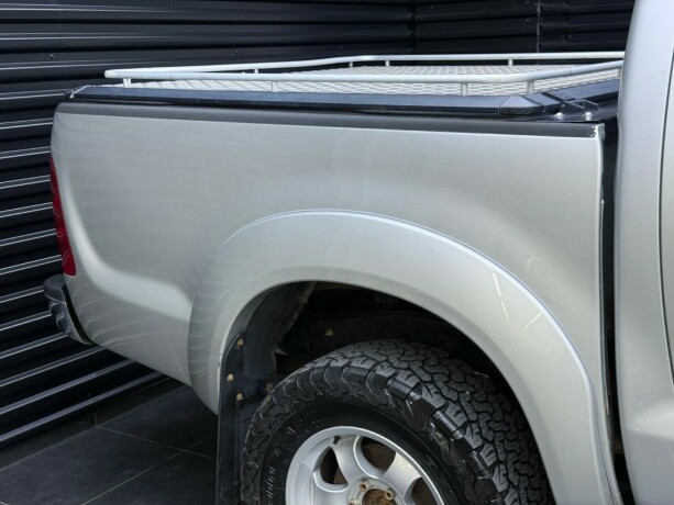 toyota-hilux-diesel-2010-big-7