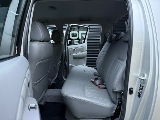 toyota-hilux-diesel-2010-big-29