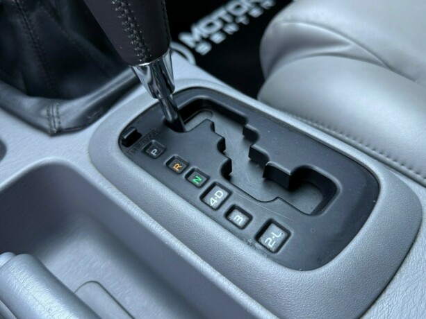 toyota-hilux-diesel-2010-big-25