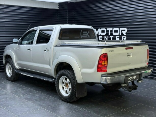 toyota-hilux-diesel-2010-big-2