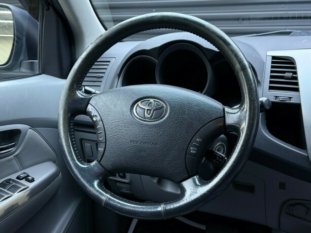 toyota-hilux-diesel-2010-big-15