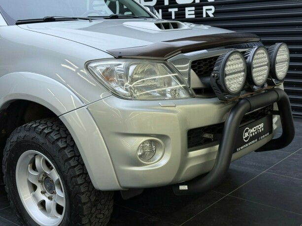 toyota-hilux-diesel-2010-big-3