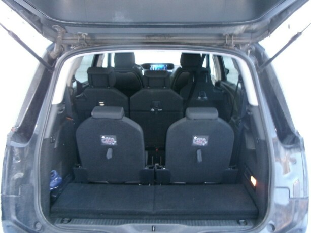 citroen-c4-picasso-bensin-2016-big-6