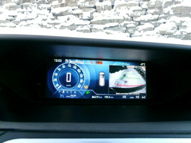 citroen-c4-picasso-bensin-2016-big-13