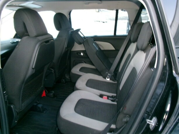 citroen-c4-picasso-bensin-2016-big-8