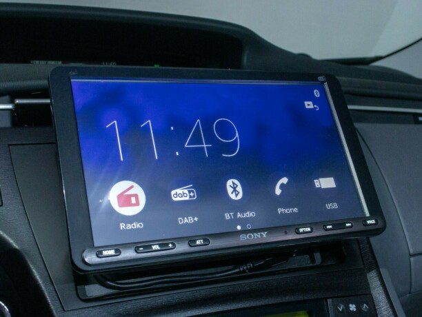 toyota-prius-bensin-2010-big-36