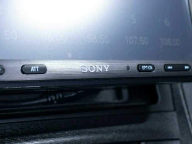 toyota-prius-bensin-2010-big-35