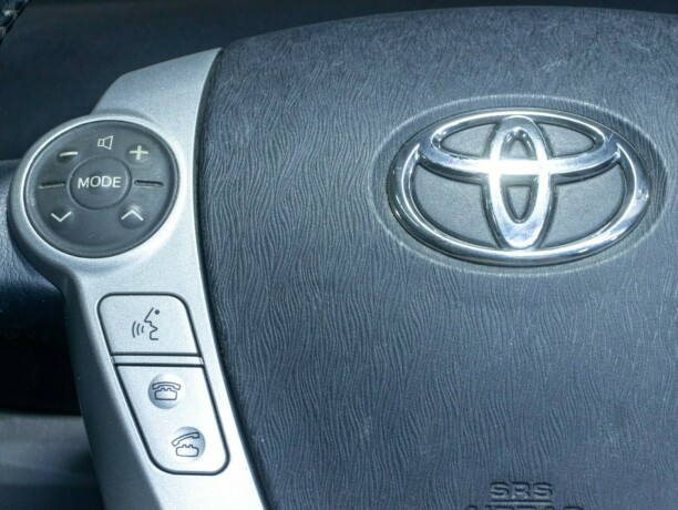 toyota-prius-bensin-2010-big-29