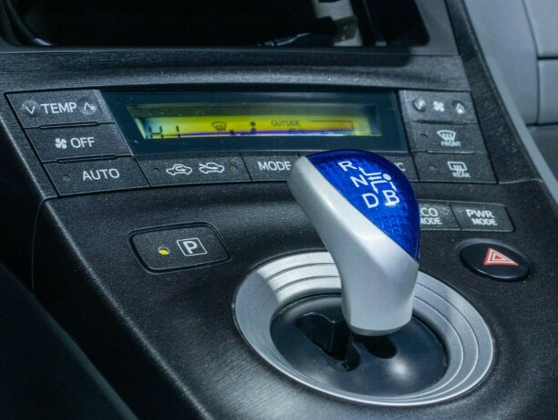 toyota-prius-bensin-2010-big-33