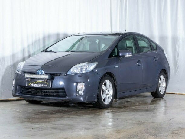 toyota-prius-bensin-2010-big-0
