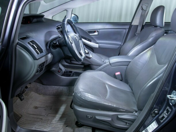 toyota-prius-bensin-2010-big-47