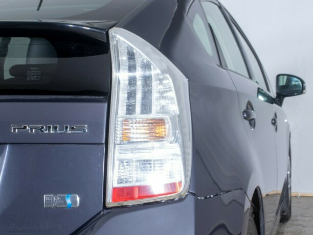 toyota-prius-bensin-2010-big-9