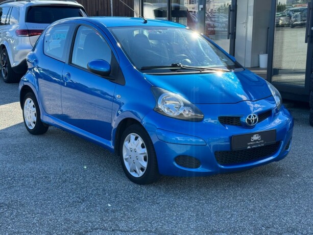 toyota-aygo-bensin-2010-big-2