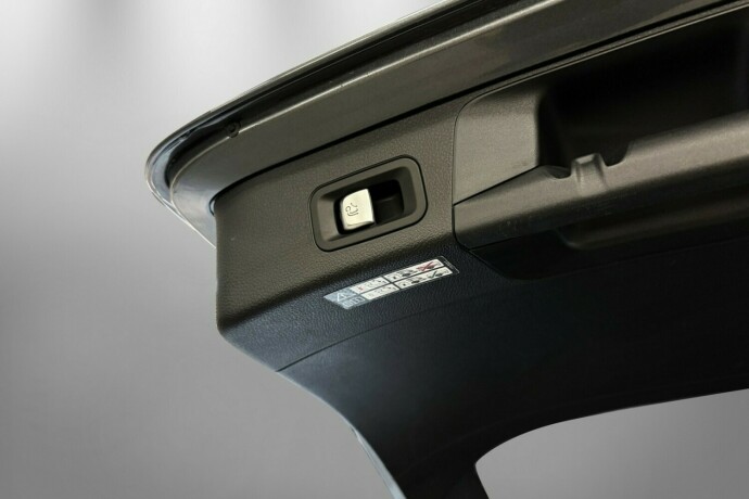 mercedes-benz-c-klasse-bensin-2017-big-11