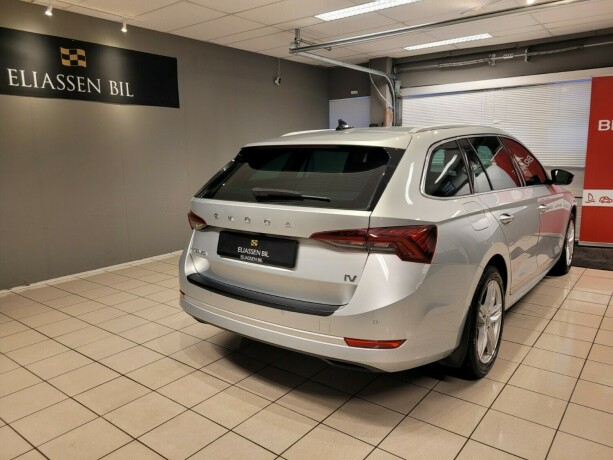 skoda-octavia-elektrisitetbensin-2021-big-5