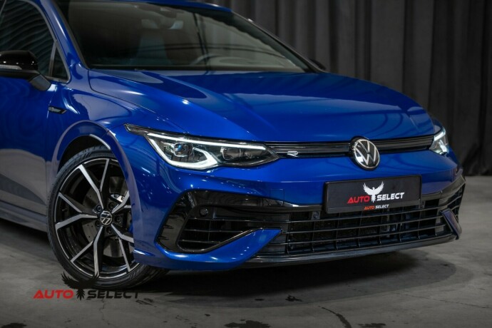 volkswagen-golf-bensin-2021-big-1