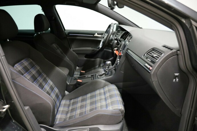 volkswagen-golf-elektrisitetbensin-2015-big-11