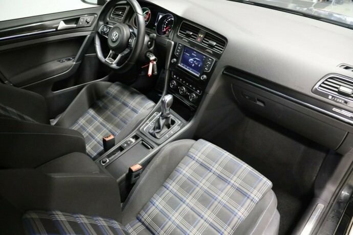 volkswagen-golf-elektrisitetbensin-2015-big-10