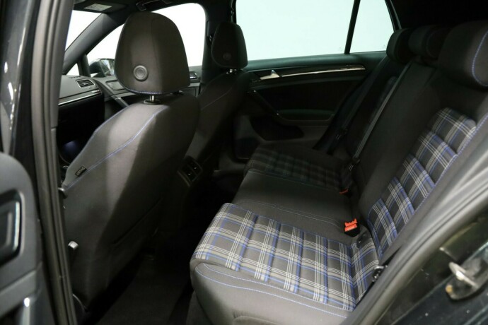 volkswagen-golf-elektrisitetbensin-2015-big-13