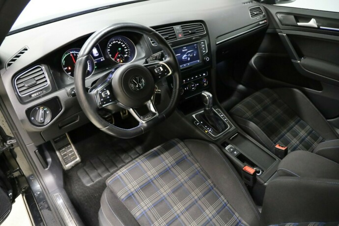 volkswagen-golf-elektrisitetbensin-2015-big-7