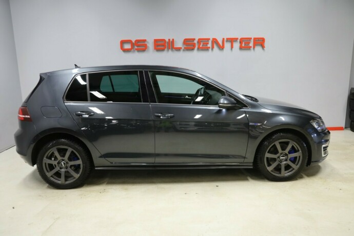 volkswagen-golf-elektrisitetbensin-2015-big-3