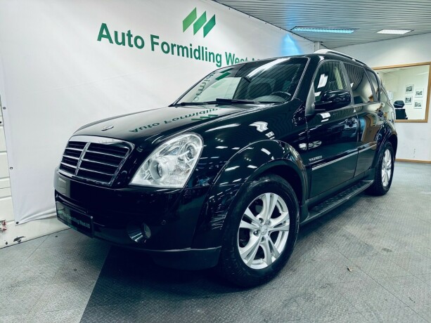 ssangyong-rexton-diesel-2011-big-1