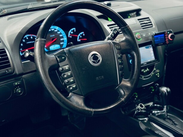 ssangyong-rexton-diesel-2011-big-10