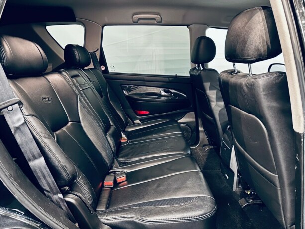 ssangyong-rexton-diesel-2011-big-18